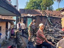 Rumah Ibu Anah di Kersamanah Ludes Terbakar, Diduga Akibat Korsleting Listrik