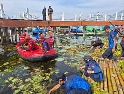 Bersih-Bersih Situ Bagendit dalam Rangka HJG ke-212: Aksi Kolaboratif Bikin Destinasi Semakin Kece!