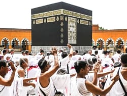 Sah Berangkat! Ribuan Jemaah Haji Garut Antusias Menuju Tanah Suci