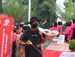 Bukan Cuma Jadi Tukang Cilok, Polisi di Garut Nyamar Jadi Tukang Rongsok 