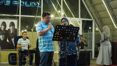 Syakur-Tinneke Gaspol Romantis! Duet ‘Symphony Yang Indah’ Bikin Baper Warga Garut