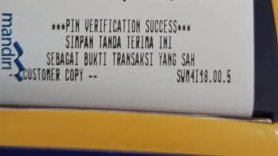 SAH! Bansos BPNT Rp400 Ribu untuk KKS Mandiri Cair, Warga Garut Antusias Lakukan Penggesekan